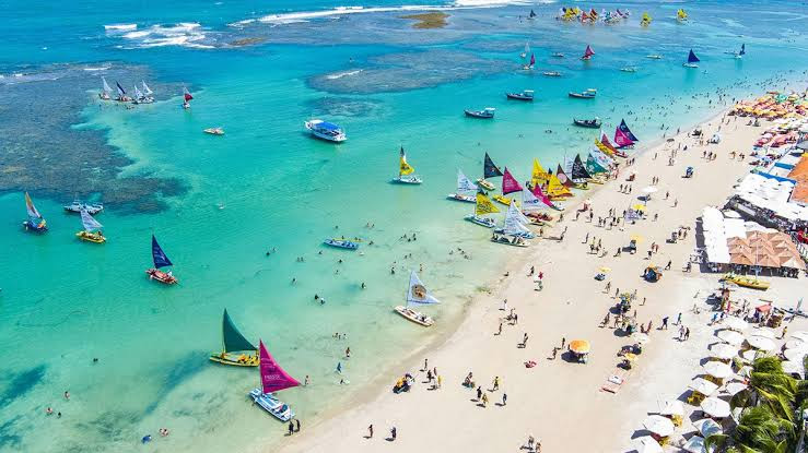 10 Destinos Imperdíveis para Viajar Gastando Pouco em 2026